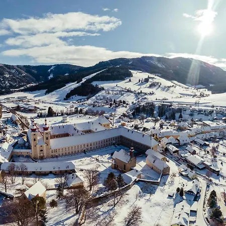 Grebenzen 51b Semesterbostad *